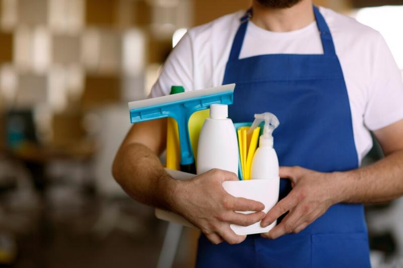 Terceirização de Serviços de Limpeza: Vantagens e Benefícios