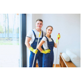 Auxiliar de Limpeza em Condomínio Auxiliar de Limpeza em Condomínio